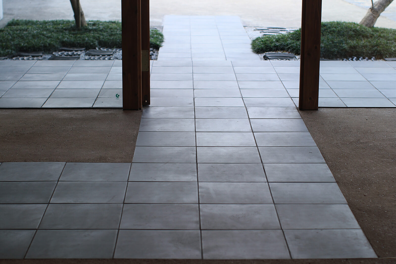 土間/甃 −shikigawara−